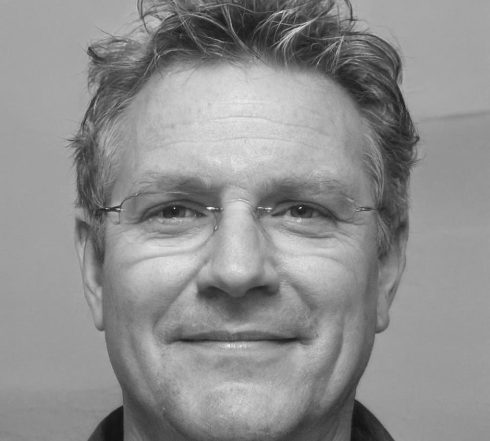 Retrato profesional de Ignacio Vega, Responsable de Desarrollo de Producto